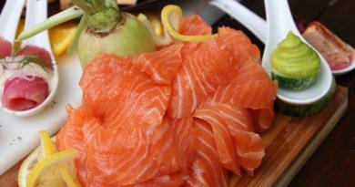 Stravi z syro ribi (sugudai, sashimi, struganina): recepti i pravila posluživanja Kako kuhati