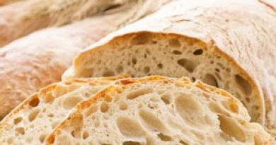 Ciabatta – apraksts ar fotogrāfiju un kaloriju saturu;  svaigas un bagātīgas itāļu maizes gatavošana (video recepte);  No kā ir produkts?  sarūsējis un skoda