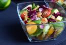 Vishukani salad with shrimp, tomatoes and sir Shrimp sir cherry salad